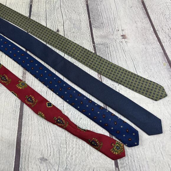Lot of 4 Tommy Hilfiger USA Ties All Silk Red Gold Green Grey 3.5-4" - Picture 3 of 5